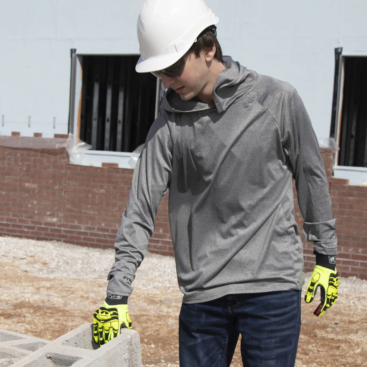 Pyramex RLPH1NS Hi-Vis Lightweight Hoodie - Image 4