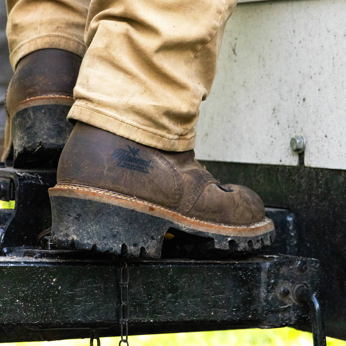 Thorogood Men's Logger Series 9" Waterproof Steel Toe Boots, 804-3555, Brown Stud Horse - Image 10
